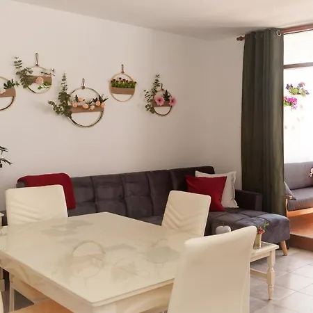 Thaisay Apartman Tías